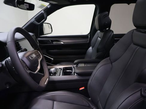 New 2026 Jeep Grand Wagoneer Limited AWD/4WD image 9