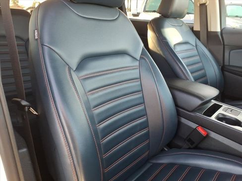 Used 2024 Ford Edge SEL w/ Sport Appearance Package image 12