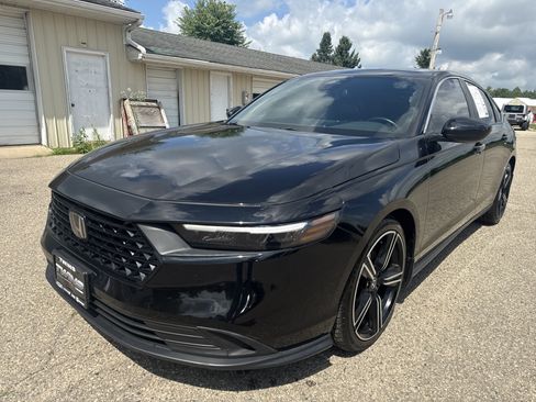 Used 2024 Honda Accord Sport image 9