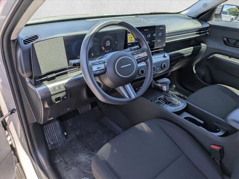Certified 2025 Hyundai Kona SE FWD image 10