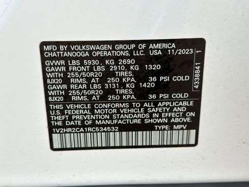 Used 2024 Volkswagen Atlas SE AWD/4WD image 19