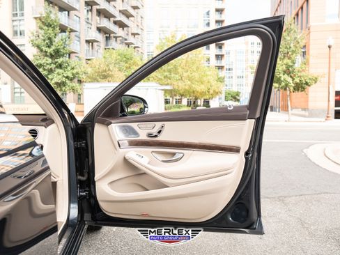 Used 2019 Mercedes-Benz S 560 Sedan image 44