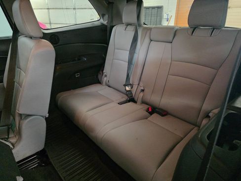 Used 2016 Honda Pilot Touring image 14