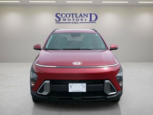 Used 2025 Hyundai Kona SEL FWD image 3