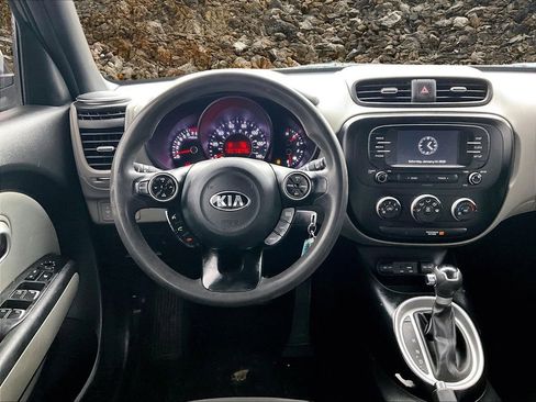 Used 2019 Kia Soul Base image 5
