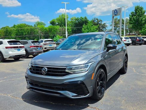 Certified 2024 Volkswagen Tiguan SE R-Line FWD image 8