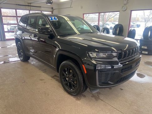 New 2026 Jeep Grand Cherokee Laredo image 1