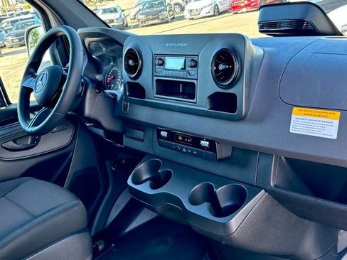 Used 2026 Mercedes-Benz Sprinter 144 Cargo image 21