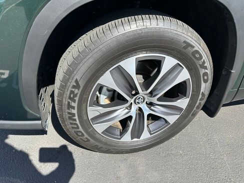 Certified 2023 Toyota Highlander XLE image 7