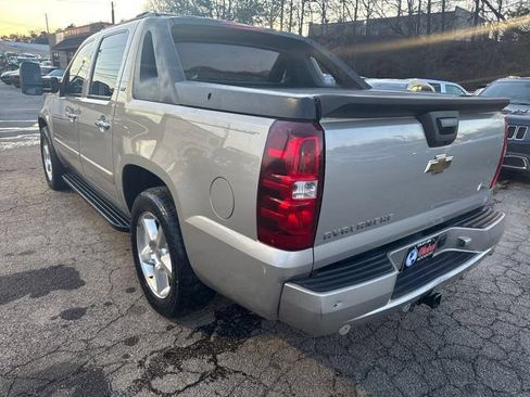 Used 2008 Chevrolet Avalanche LTZ AWD/4WD image 9