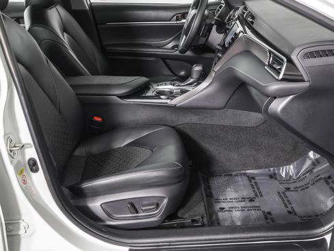 Used 2018 Toyota Camry XSE image 43