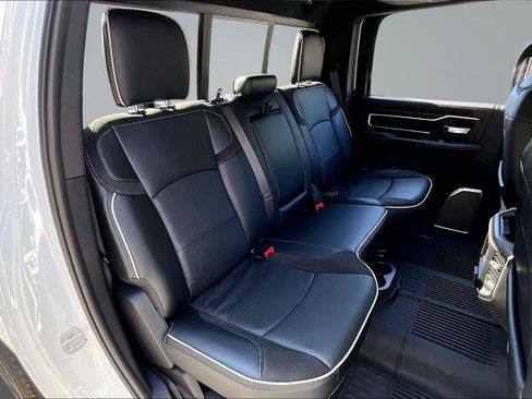 New 2026 RAM 2500 Laramie AWD/4WD image 10