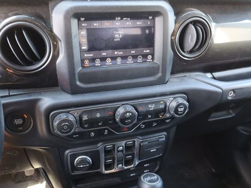 Used 2019 Jeep Wrangler Unlimited Sport AWD/4WD image 6