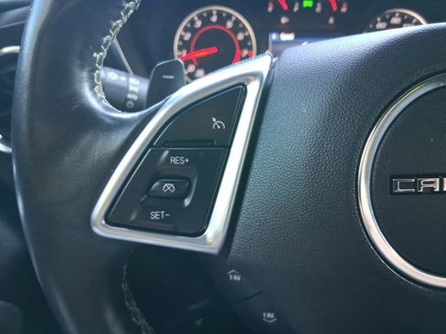 Used 2019 Chevrolet Camaro LT w/ Technology Package image 11