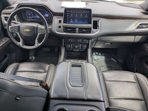 Used 2024 Chevrolet Suburban Premier AWD/4WD image 5