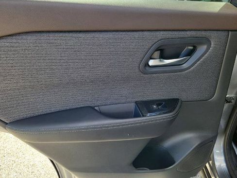 Certified 2022 Nissan Rogue SV AWD/4WD image 17