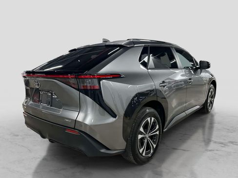 Used 2025 Toyota bZ4X AWD w/ Weather Package image 5