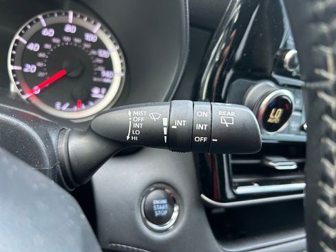 Used 2022 Toyota Highlander LE FWD image 22