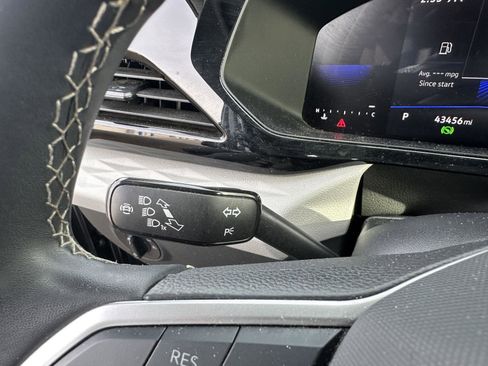 Used 2024 Volkswagen Taos S image 27