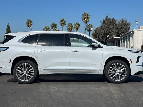 New 2026 Buick Enclave Avenir w/ Super Cruise Package FWD image 4