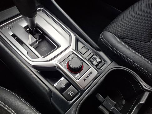 Used 2020 Subaru Forester Premium image 4