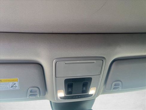 Used 2025 Honda Pilot Touring image 24