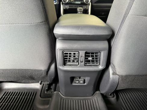Used 2022 Toyota RAV4 XLE AWD/4WD image 11