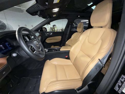 Used 2024 Volvo XC60 B5 Ultimate w/ Protection Package Premier AWD/4WD image 2
