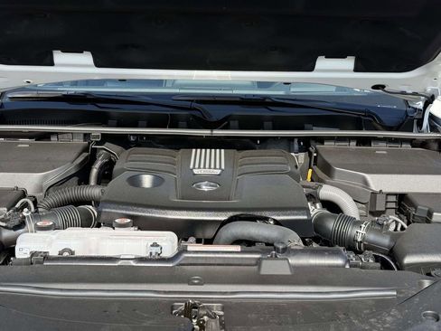 Used 2025 Lexus LX 600 4WD w/ Accessory Package (2T) image 27