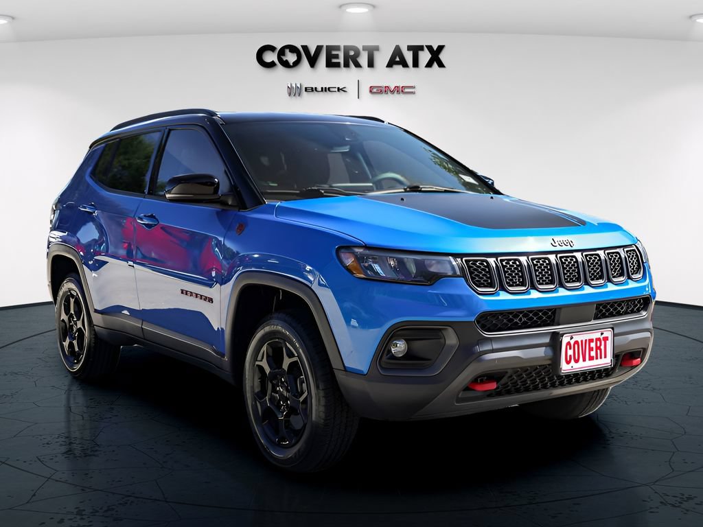 Used 2023 Jeep Compass Trailhawk w/ Trailhawk Convenience Group AWD/4WD image 9