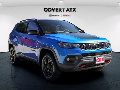 Used 2023 Jeep Compass Trailhawk w/ Trailhawk Convenience Group AWD/4WD image 9