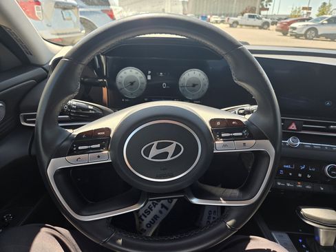 Used 2024 Hyundai Elantra Limited FWD image 9