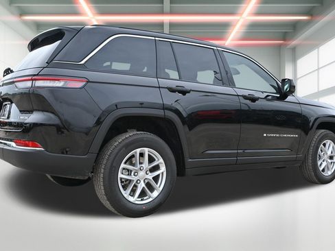 New 2026 Jeep Grand Cherokee Laredo X AWD/4WD image 3