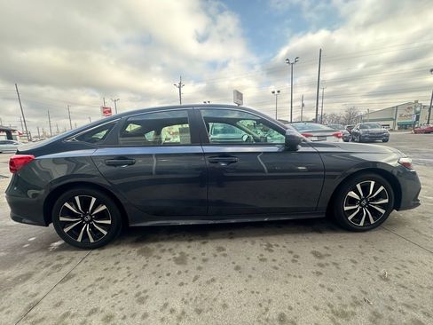 Used 2022 Honda Civic EX image 9