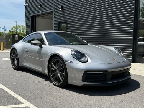 Certified 2024 Porsche 911 Carrera T RWD image 9
