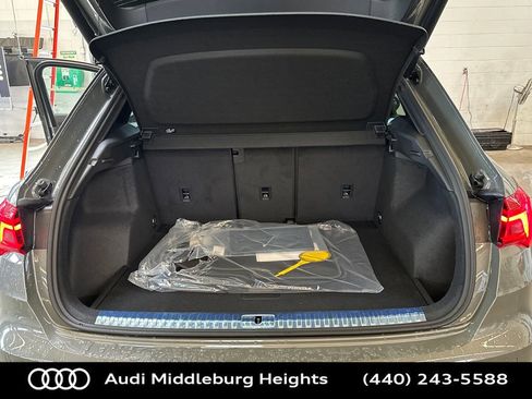 New 2025 Audi Q3 2.0T Premium image 25