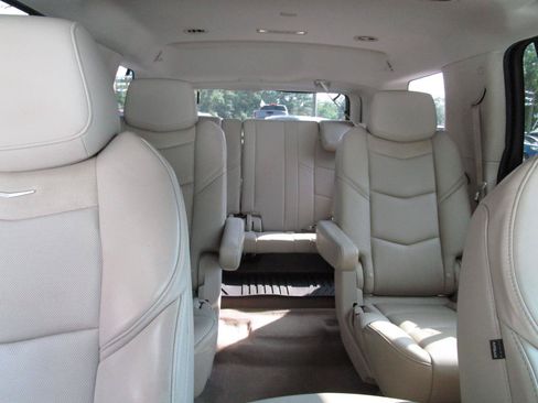 Used 2018 Cadillac Escalade Premium Luxury AWD/4WD image 37