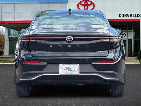 New 2026 Toyota Crown Limited w/ Advanced Technology Package AWD/4WD image 6