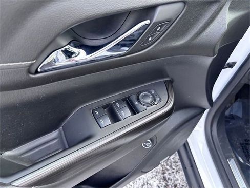 Used 2023 GMC Acadia SLT image 13