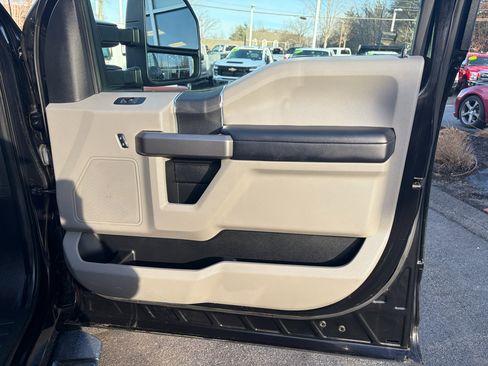 Used 2020 Ford F250 XLT w/ FX4 Off-Road Package image 43