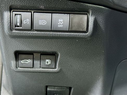 Used 2024 Toyota Corolla Cross XSE w/ Convenience Package image 17