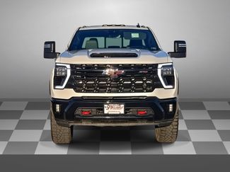 Used 2024 Chevrolet Silverado 2500 ZR2 w/ Technology Package video 2