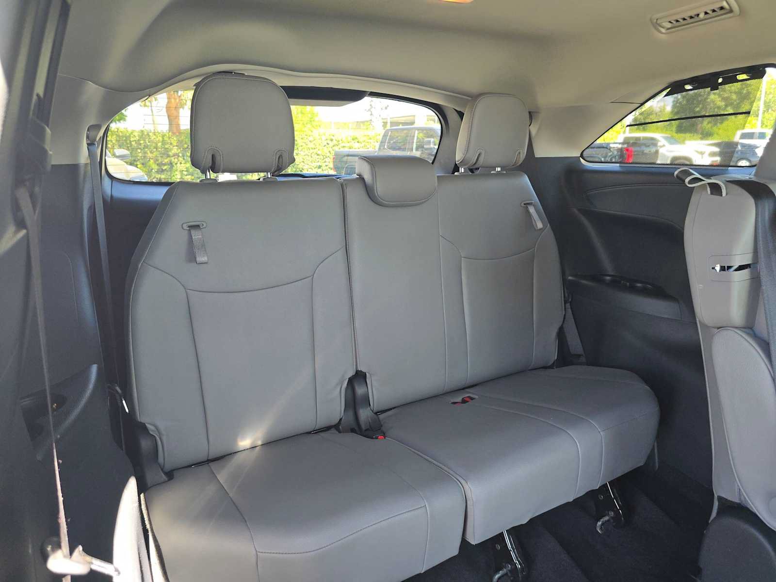 Used 2026 Toyota Sienna XLE FWD image 13