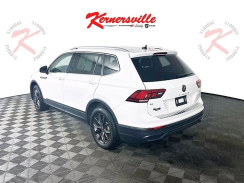 Used 2022 Volkswagen Tiguan SE image 5