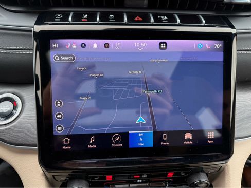 Used 2024 Jeep Grand Cherokee Limited image 19