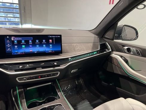 Used 2023 BMW X7 xDrive40i w/ Premium Package image 38