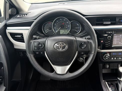 Used 2014 Toyota Corolla LE image 6