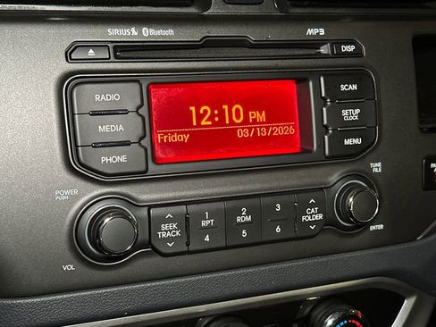 Used 2013 Kia Rio EX image 18