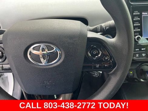 Used 2021 Toyota Prius L Eco FWD image 17