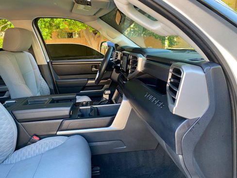 Used 2022 Toyota Tundra SR5 w/ SR5 Convenience Package AWD/4WD image 55